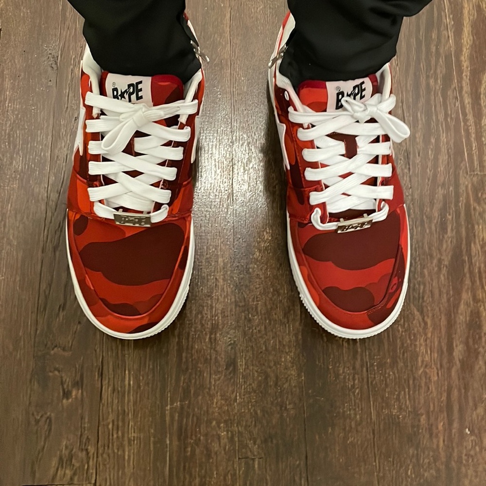 RED CAMO BAPE STA LOW                                   GREAT CONDITION